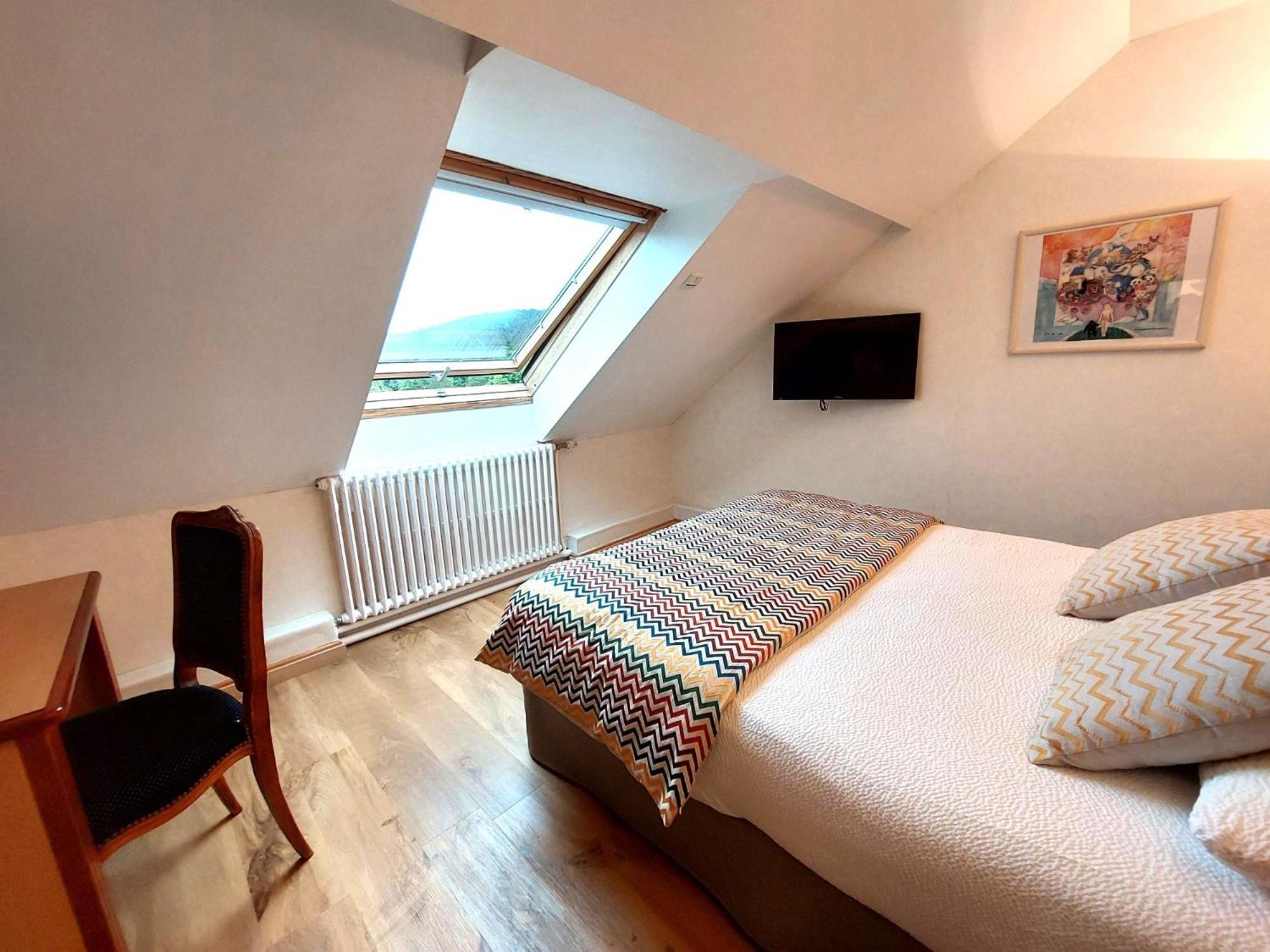Logis Hotel & Restaurant Des Lacs Celles-sur-Plaine エクステリア 写真